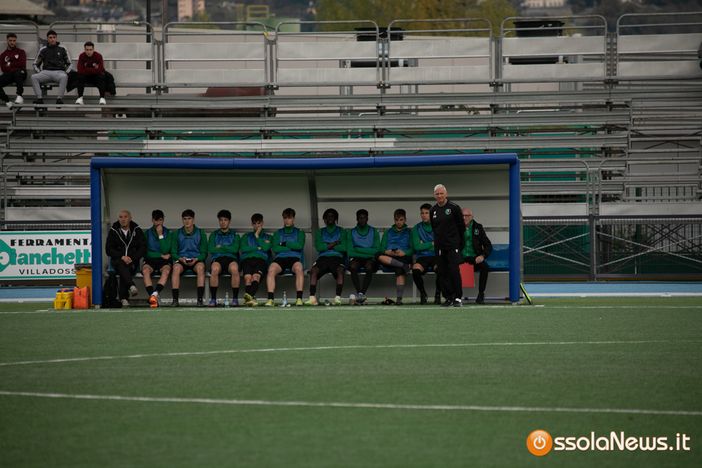 Colpito al volto mentre esulta per il gol alla Juve Domo: calciatore della Dufour finisce in ospedale. VIDEO Colpito al volto mentre esulta per il gol alla Juve Domo: calciatore della Dufour finisce in ospedale. VIDEO