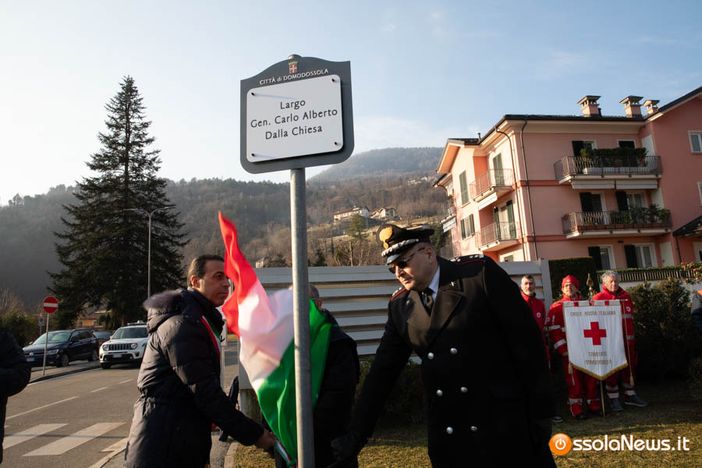 Una targa e un monumento per ricordare Dalla Chiesa FOTO E VIDEO