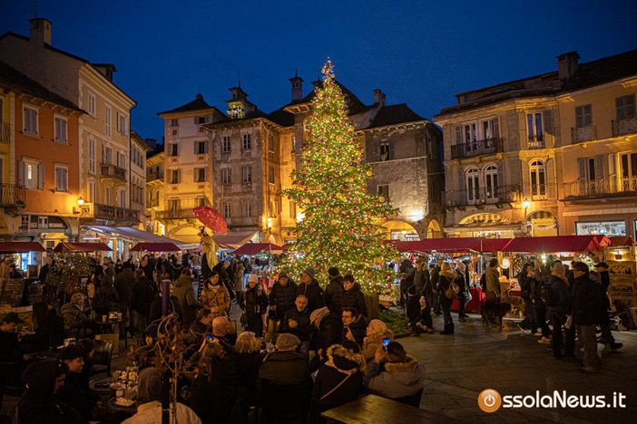 La magia dei Mercatini di Natale ha animato il sabato domese FOTO E VIDEO La magia dei Mercatini di Natale ha animato il sabato domese FOTO E VIDEO