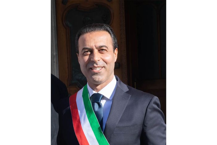 Gli auguri di buone feste del sindaco Lucio Pizzi ai domesi VIDEO