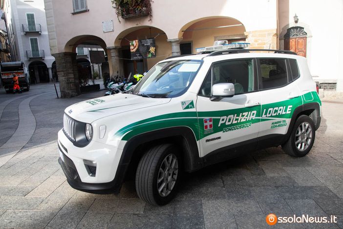 Due nuovi taser in dotazione alla polizia locale di Domodossola