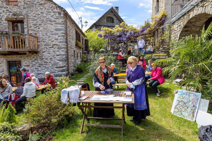 A Oira la festa di San Marco con la benedizione del pane e del vino