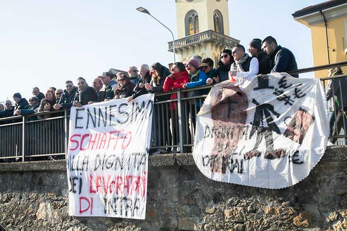 Dopo la chiusura dello stabilimento, i dipendenti Barry Callebaut di Verbania creano un portale per cercare lavoro e aiutarsi a vicenda