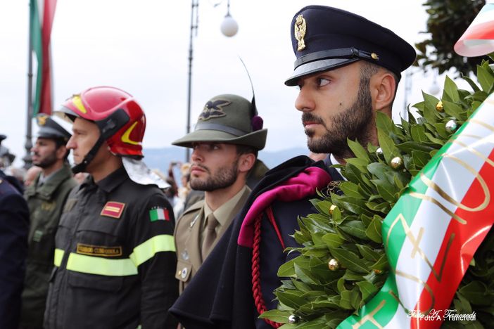 'Il 4 Novembre dei cittadini', a Villa Taranto la mostra fotografica di Antonio Tancredi 'Il 4 Novembre dei cittadini', a Villa Taranto la mostra fotografica di Antonio Tancredi