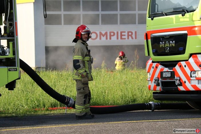 Fiamme in una palazzina di sei piani a Locarno