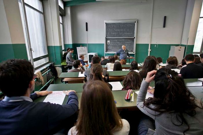 Al lavoro dopo la scuola: in Piemonte crescono gli iscritti alle professionali, in lieve calo licei e istituti tecnici