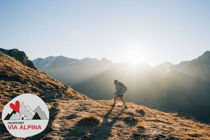 Un'escursione lungo la Via Alpina rende tangibili le sfide attraverso le Alpi Un'escursione lungo la Via Alpina rende tangibili le sfide attraverso le Alpi