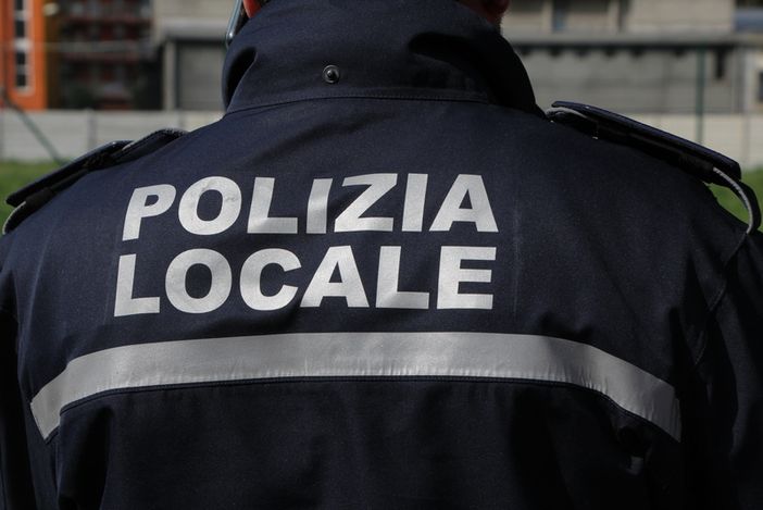 Raccolta firme per abolire la Polizia locale