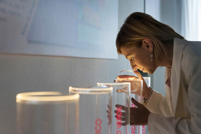 “Profumo su misura”: a Santa Maria Maggiore un laboratorio per creare la propria fragranza