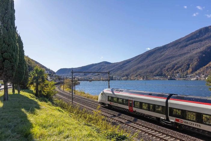 Svizzera: record di viaggiatori sulla ferrovia, 1,43 milioni di passeggeri nel 2025