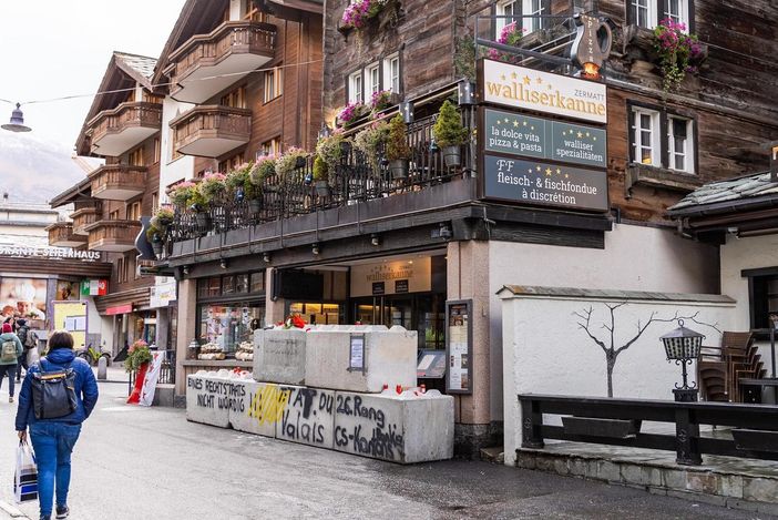 Denunce e controdenunce, tiene ancora banco la vicenda del ristorante “Walliserkanne” Denunce e controdenunce, tiene ancora banco la vicenda del ristorante “Walliserkanne”