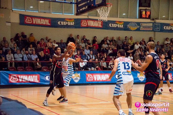 Vinavil Cipir, esordio casalingo con vittoria