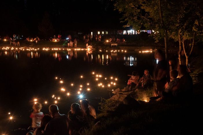 Festa d'estate al lago delle Rose con la Grotta di Babbo Natale