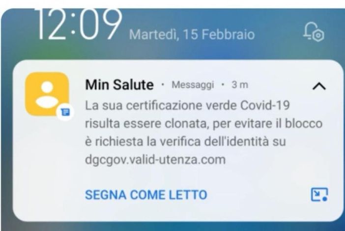 “Green pass clonato” ma è un sms truffa per rubare i dati