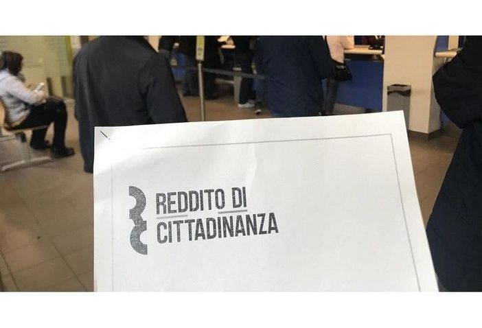 Reddito di cittadinanza, in calo richieste e percettori