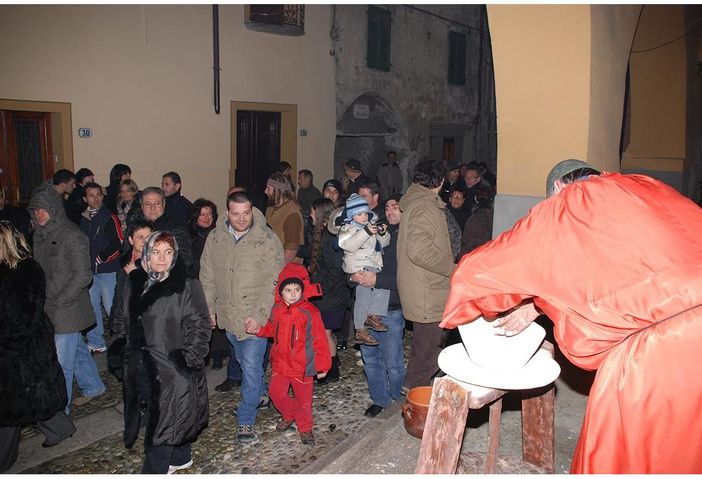 Il caratteristico presepe vivente nel centro  storico  di Vogogna