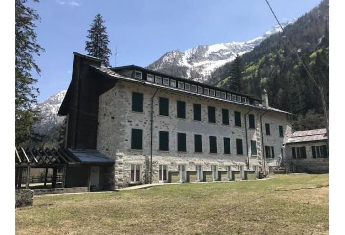 I profughi afghani, in quarantena sul lago d’Orta, saranno poi mandati a Macugnaga?