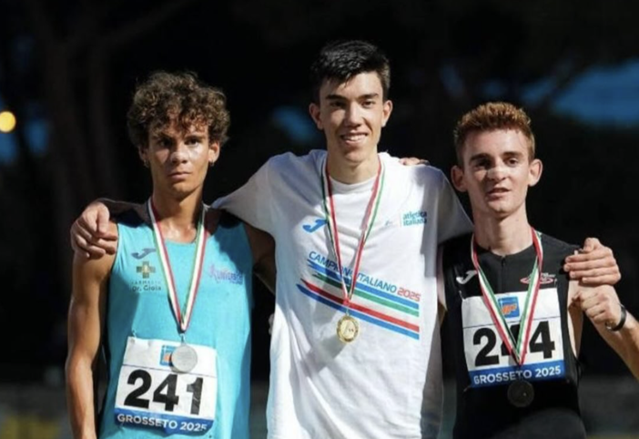 Pietro Ruga sul podio  medaglia di bronzo nei 3000 metri piani ai Campionati Italiani Allievi-Juniores-Promesse