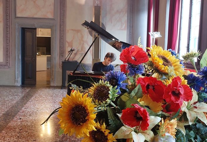 Ancora un successo per il pianista Amir Salhi: è il vincitore del premio Mozart 2024