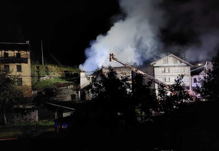 Incendio a Calasca, la comunità della Valle Anzasca apre una raccolta fondi