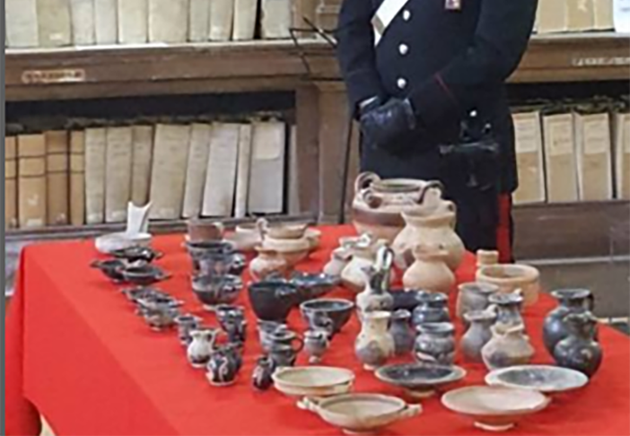 Sarà esposto a Palazzo San Francesco il corredo funerario di Claro Fuenno Sarà esposto a Palazzo San Francesco il corredo funerario di Claro Fuenno