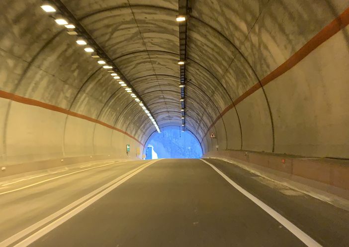 Galleria Paiesco, nuove regole per la sicurezza sulla SS 337 della Val Vigezzo Galleria Paiesco, nuove regole per la sicurezza sulla SS 337 della Val Vigezzo