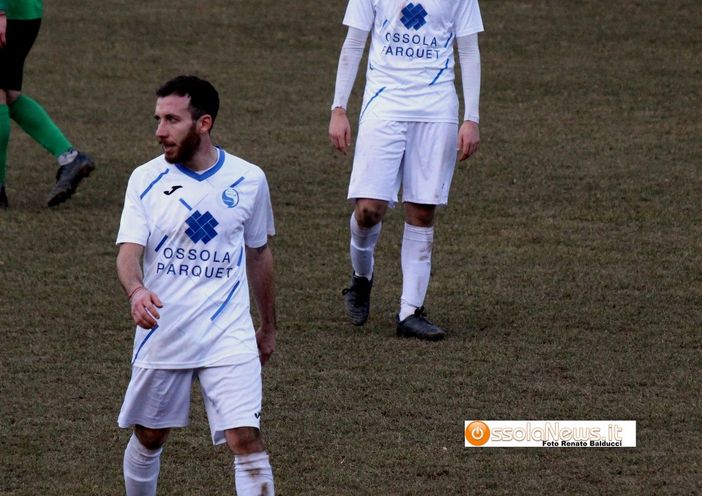 Simone Zonca, del Villa, è uno degli ex in campo nel derby avendo giocato per diversi anni nell'Ornavassese