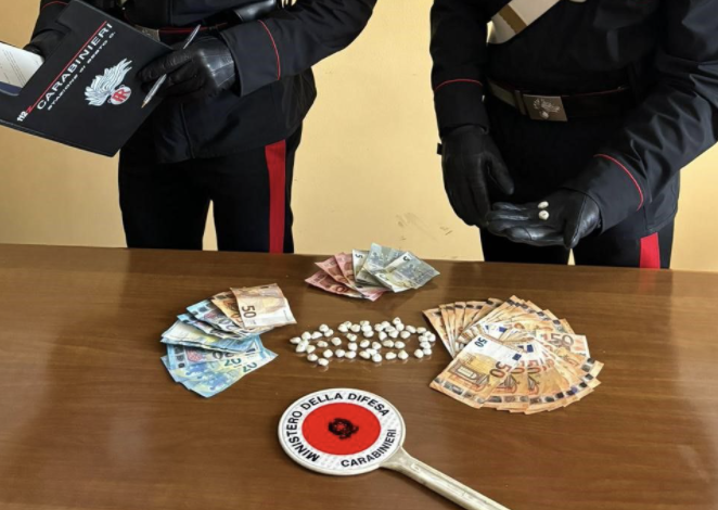 Droga, gestiva lo spaccio via Whatsapp da Sesto Calende: traffici anche nelle province del Vco e di Novara