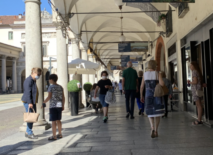 Da oggi stop alle mascherine all'aperto Da oggi stop alle mascherine all'aperto