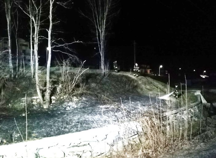 Ancora in fiamme i prati di Druogno