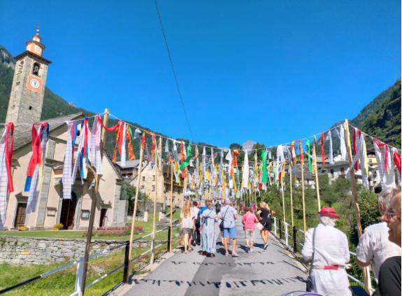 Tante persone per il ritorno delle Streghe di Croveo