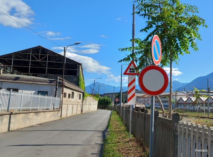 Stop alla circolazione in via Ceretti: impossbile proseguire verso la Vinavil