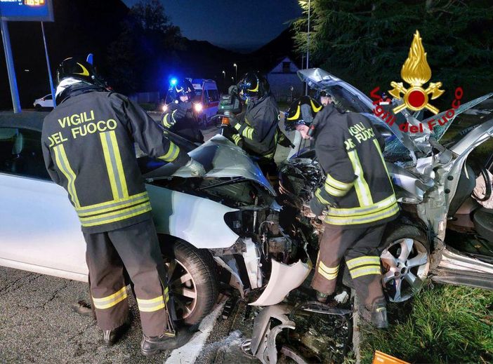 Scontro frontale a Crodo, 44enne trasportata al San Biagio in codice rosso Scontro frontale a Crodo, 44enne trasportata al San Biagio in codice rosso