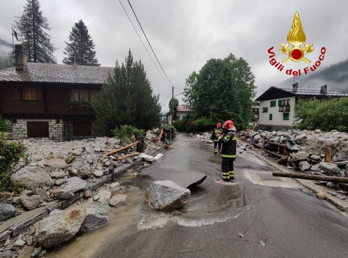 Macugnaga si evacuano le famiglie in difficoltà Macugnaga si evacuano le famiglie in difficoltà