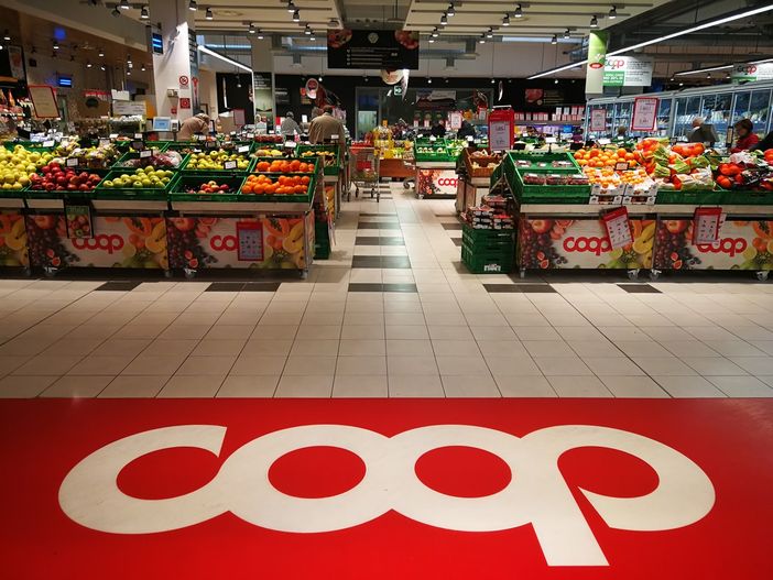 Nova Coop sostiene la ricerca contro il cancro Nova Coop sostiene la ricerca contro il cancro