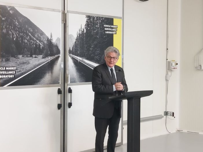 Il Commissario Breton visita l’Italia e la Slovenia per discutere di difesa e sostegno al settore industriale Il Commissario Breton visita l’Italia e la Slovenia per discutere di difesa e sostegno al settore industriale