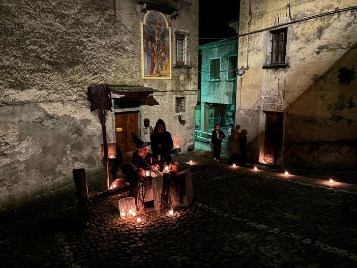 Una notte tra magia e leggende a Craveggia con “A spasso tra le streghe”
