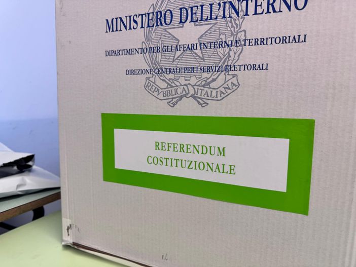 Referendum sulla giustizia, urne aperte fino alle 15 Referendum sulla giustizia, urne aperte fino alle 15