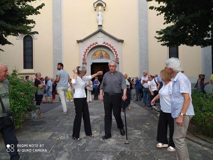Don Luigi Preioni celebra 50 anni di sacerdozio Don Luigi Preioni celebra 50 anni di sacerdozio