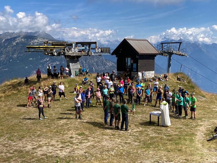 Tantissima gente per i 110 anni della posa della croce del Moncucco FOTO e VIDEO Tantissima gente per i 110 anni della posa della croce del Moncucco FOTO e VIDEO