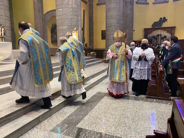 Si è svolta a Re la festa del miracolo FOTO Si è svolta a Re la festa del miracolo FOTO