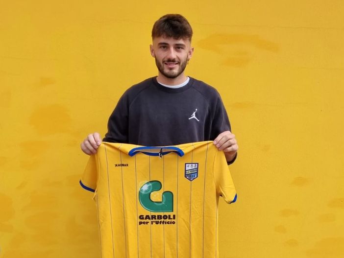 Francesco Ciocca, ex Varzese ora in maglia gialloblu (foto dal sito del Piedimulera Calcio) Francesco Ciocca, ex Varzese ora in maglia gialloblu (foto dal sito del Piedimulera Calcio)