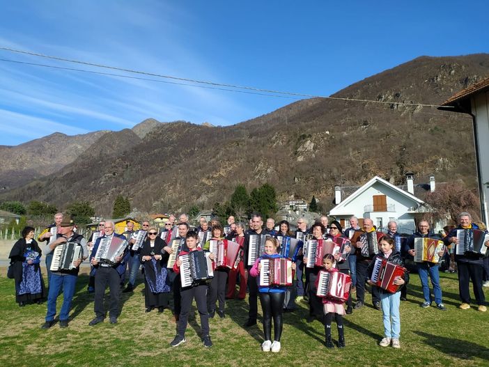 Beura, inaugurata la nuova scuola di fisarmonica: tante le iscrizioni