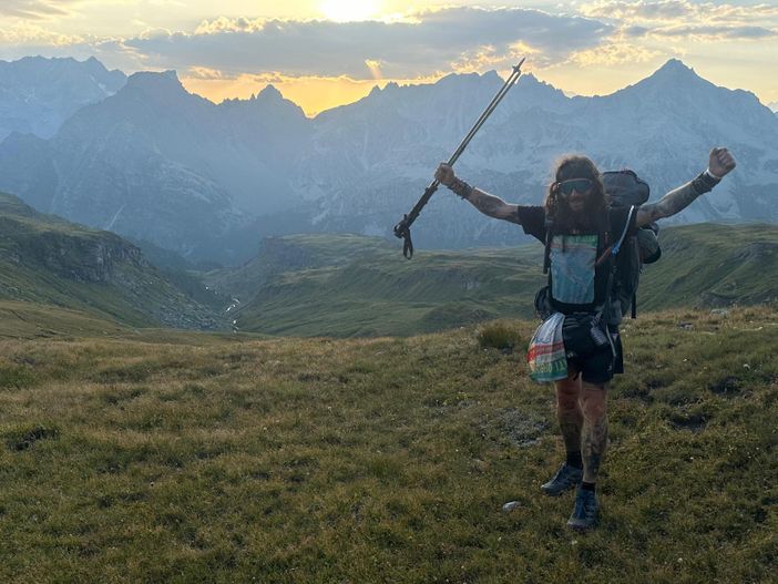 Sul Sentiero Italia, l’impresa di Luca Terenziani è arrivata in Ossola FOTO