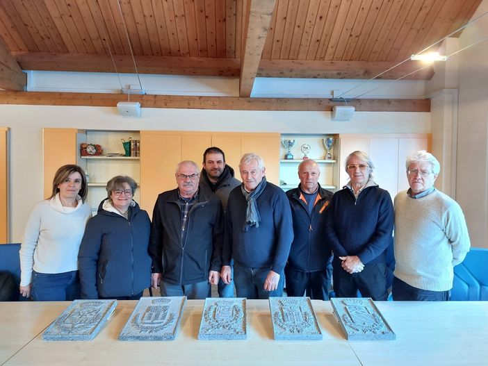 Stemmi araldici scolpiti sulla pietra ollare: il dono di Valerio Patritti ai comuni vigezzini Stemmi araldici scolpiti sulla pietra ollare: il dono di Valerio Patritti ai comuni vigezzini