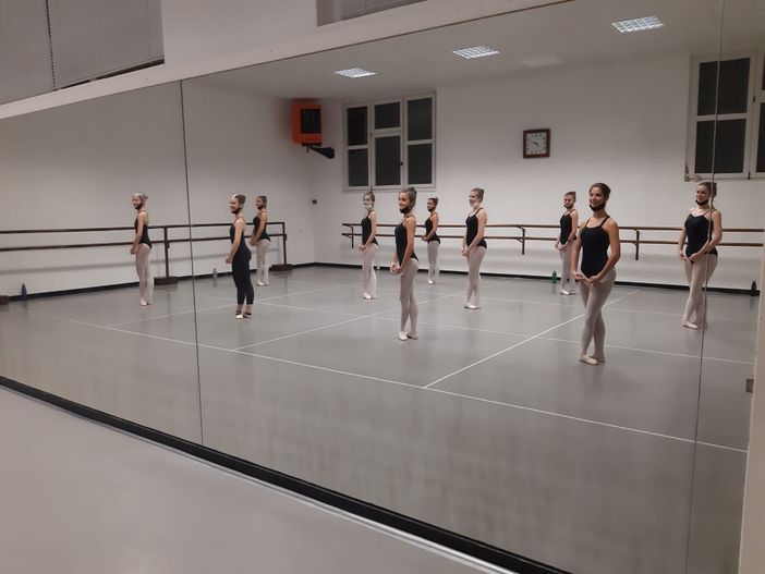 Crisi profonda per le scuole di danza, L’Arabesque: “Due anni di lavoro persi”