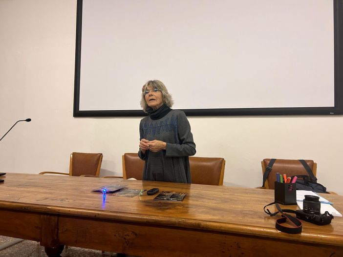 Questo pomeriggio gli auguri della Pro Loco sotto ai portici del Galletti Questo pomeriggio gli auguri della Pro Loco sotto ai portici del Galletti