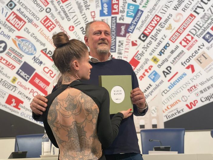 Marco Manzo un Romano dalla Biennale di Venezia al MET di New York fino a Art Basel Miami Beach 2024