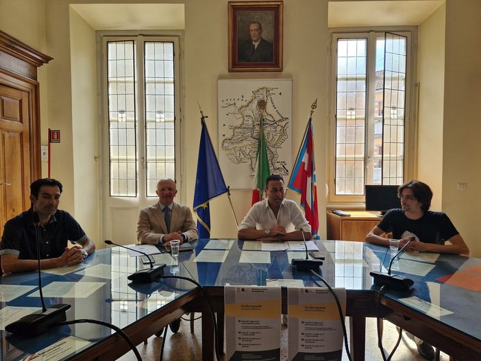 “Un altro sguardo”: a luglio la biblioteca Contini si trasforma in sala cinema