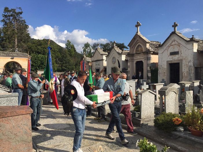 Dopo 80 anni le spoglie dell’alpino Francesco Guerra sono tornate a Craveggia Dopo 80 anni le spoglie dell’alpino Francesco Guerra sono tornate a Craveggia